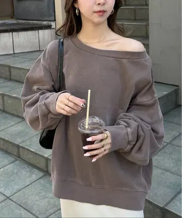 [ discout ] 피그먼트 원숄더 맨투맨