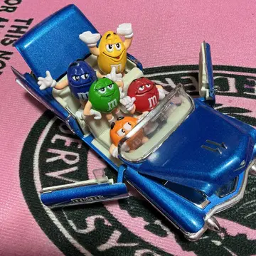 M&M's 피규어 포함 오픈카