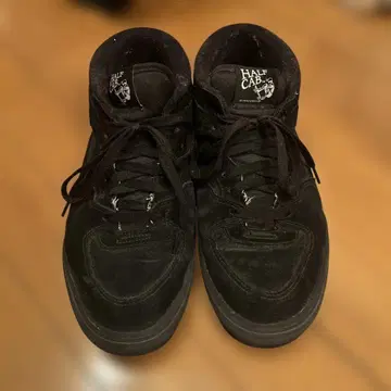 VANS 하프캡 블랙 스니커즈