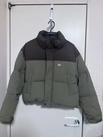 뉴에라 Women's 다운 자켓 올리브