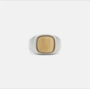 13lue wood ring