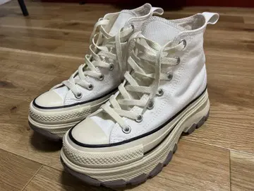 [ 최종 가격 인하 ] 컨버스 통굽 화이트 하이컷 스니커즈