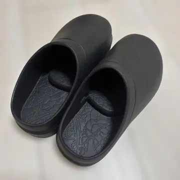 라쿠바키 이지 사보 샌들 블랙
