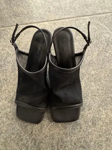 컴시즘 샌들