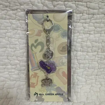 새상품 미세스 랜덤 참 키링 라일락