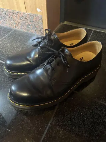 Dr. Martens 1461 3홀 슈즈