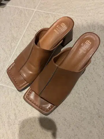 blate 스퀘어 샌들 카멜 38