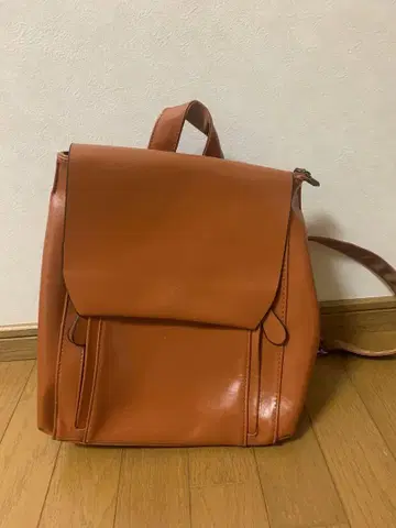 오렌지 합성 피혁 플랩 백팩