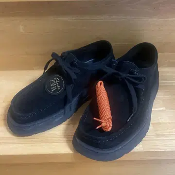 클락스 x ZARA 가죽 신발 25cm