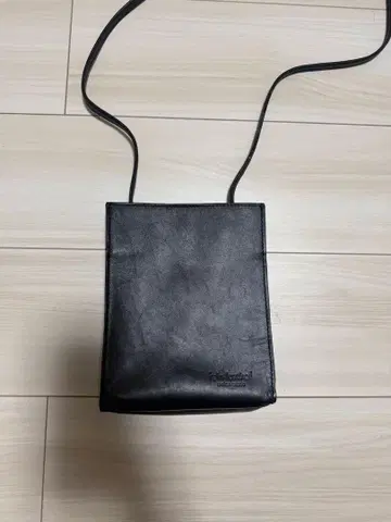 블랙 가죽 숄더백