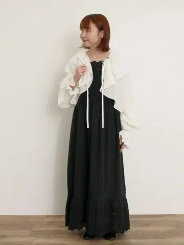컷 절개 페치 원피스 사만사 모스모스