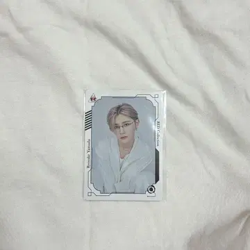야마다 료스케 RED LIVE VIEWING 특전 카드