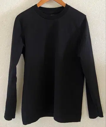 BATONER 일본제 블랙 긴팔 티셔츠