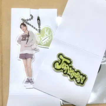 TWICE 정연 아크릴 스탠드 핀 배지 세트 this is for