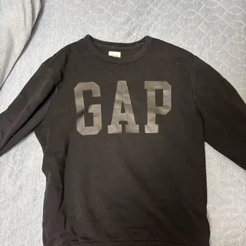 GAP 블랙 로고 맨투맨