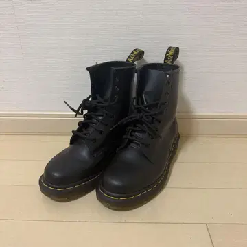 Dr.Martens 8홀