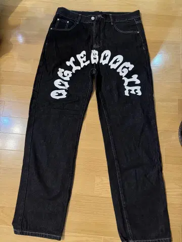 오가닉 프린트 블랙 스트레이트 데님