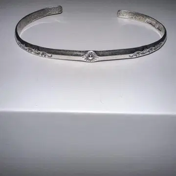 ARIZONA 실버 장식 오픈 뱅글