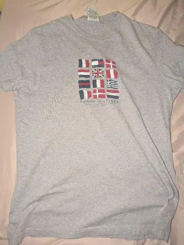 TOMMY HILFIGER 90s usa제 국기 디자인 T셔츠