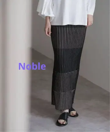 noble 스트라이프 타이트 스커트 블랙