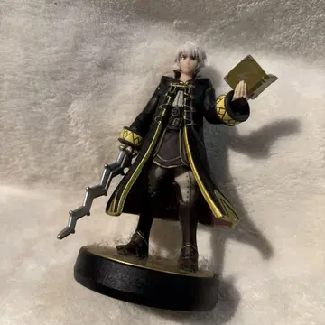 로이 블랙과 골드 amiibo