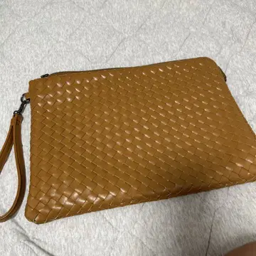 브라운 가죽 뜨개질 클러치백