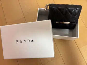 RANDA 블랙 퀼팅 3단 폴더형 지갑