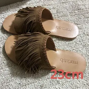 marcus b 프린지 브라운 샌들