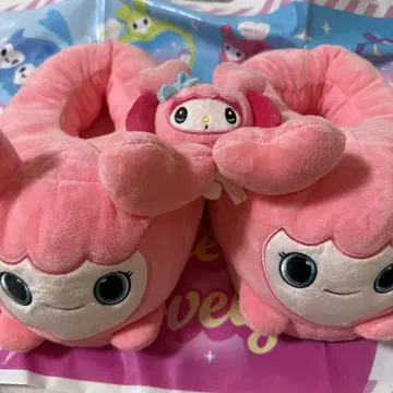 TWICE LOVELYS GIGO 모모 슬리퍼 x 모브리 산리오 마스코트