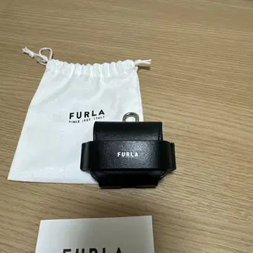 미사용 새상품 FURLA AirPods 케이스 블랙