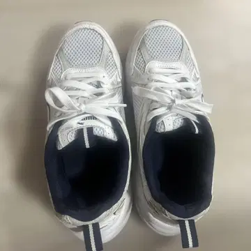 푸마 스니커즈