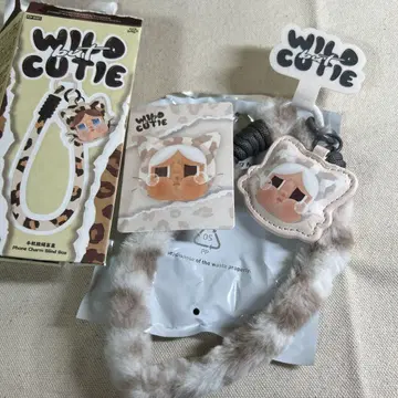 미사용 CRYBABY Wild but Cutie 폰 참 Vanilla