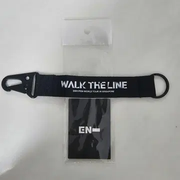 [ ENHYPEN ] WALK THE LINE 싱가포르 한정판 키 스트랩