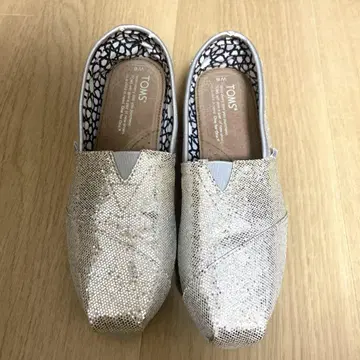[새상품] TOMS 슬립온 실버
