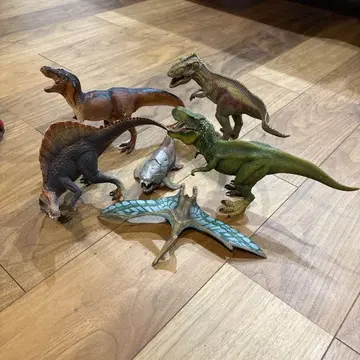 Schleich 공룡 피규어 6개 세트, 케이스 포함