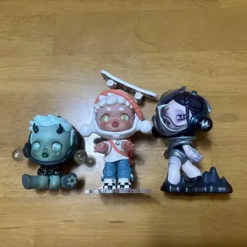 POP MART SKULLPANDA 피규어 3개