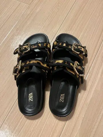 ZARA 레오파드 무늬 더블 버클 샌들