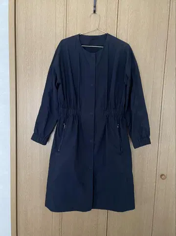 MACPHEE 맥피 네이비 얇은 소재 코트 겉옷
