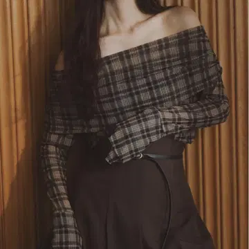 [ 새상품 ] LAGUNAMOON 플레어 슬리브 오프숄더 튤 상의