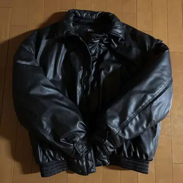 블랙 레더 봄버 자켓, 다운