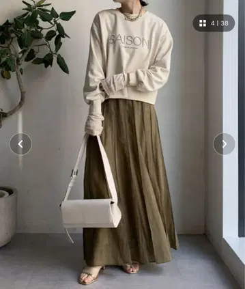 Doudou [WEB 한정판] 스터드 로고 풀오버