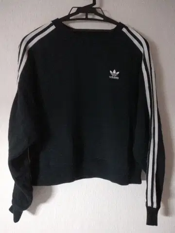 adidas 쓰리 스트라이프 크루넥 스웨트 셔츠 XS 사이즈