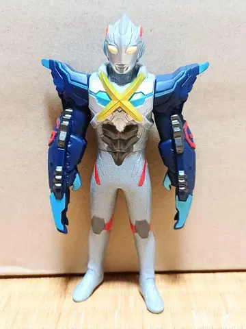 [라이브 사양] 울트라맨 X 사이버 고모라 14cm 소프트 비닐