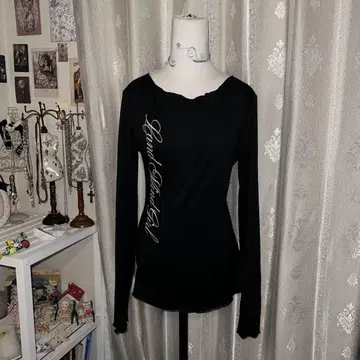 긴팔 블랙 T셔츠 윙 디자인