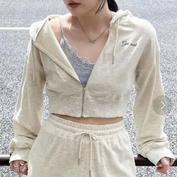 에피미에피미 숏 기장 후드티