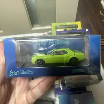 SRT Hellcat 라임 그린 1/64 스케일
