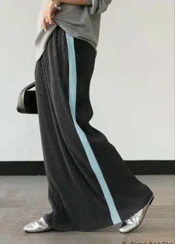 택 포함 새상품! 안티카 플리츠 롱 스커트