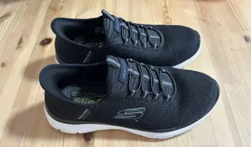 SKECHERS Slip-ins 블랙 스니커즈