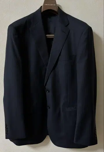 LIMITED EDITION 수트 네이비 겨울 상품 (새상품급)