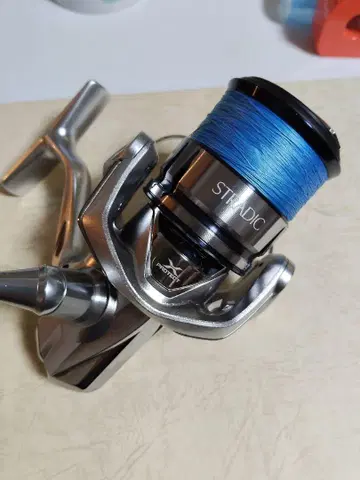 새상품급 시마노 19 스트라딕 C3000HG 바리바스 PE 라인 포함